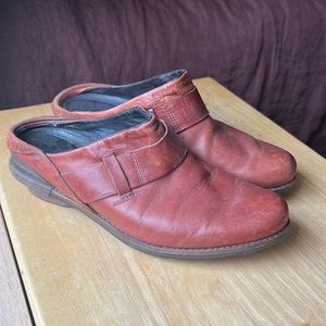 Patagonia leather women’s clogs 7